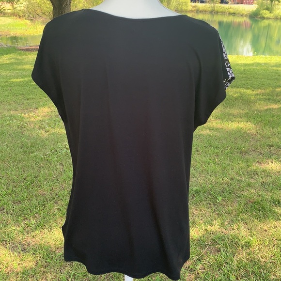 NWOT The Limited Black and White Blouse Size Med - Picture 2 of 6